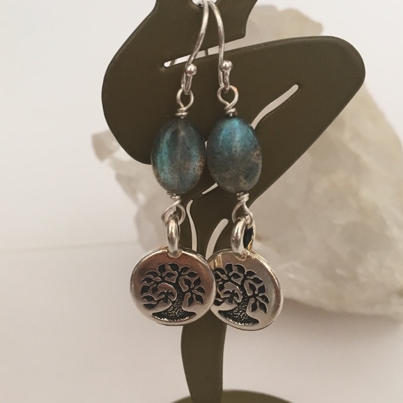 Labradorite Tree of Life Earrings 🌿 - Picture 3 of 4